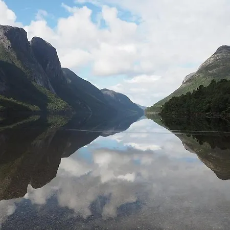 Parque de Campismo Cozy Hjelmeland